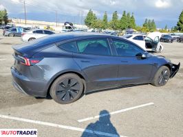 Tesla Model 3 2025