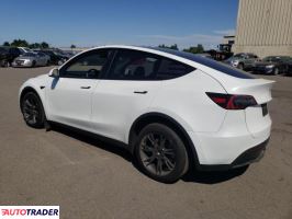 Tesla Model Y 2025 Tesla Model Y 2025