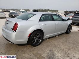 Chrysler 300C 2023 3