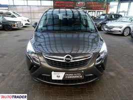 Opel Zafira 2016 1.4 140 KM