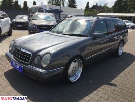 Mercedes E-klasa 1997 4.2 279 KM