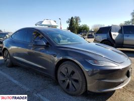 Tesla Model 3 2025