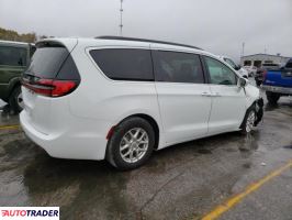 Chrysler Pacifica 2022 3