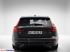 Volvo V60 2021 2.0 197 KM