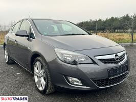 Opel Astra 2010 1.4 140 KM