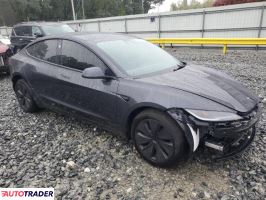 Tesla Model 3 2025