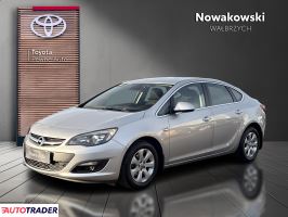 Opel Astra 2018 1.4 140 KM