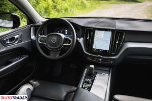 Volvo XC60 2022 2.0 194 KM