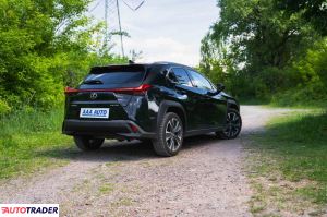 Lexus Pozostałe 2019 2.0 170 KM