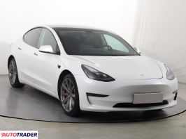 Tesla Model 3 - zobacz ofertę