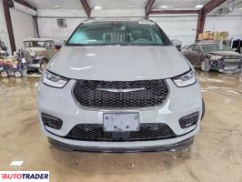 Chrysler Pacifica 2023 3