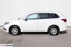 Mitsubishi Outlander 2021 2.4 221 KM