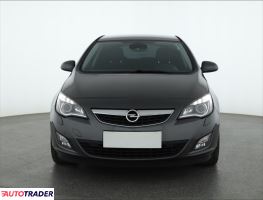 Opel Astra 2011 2.0 158 KM