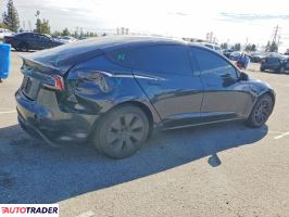 Tesla Model 3 2025
