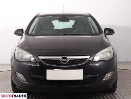Opel Astra 2010 1.4 138 KM