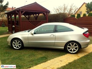 Mercedes 220 2003 2.2 143 KM Mercedes 220 2003 2.2 143 KM