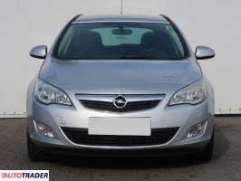 Opel Astra 2011 1.4 138 KM