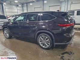 Toyota Highlander 2021 3