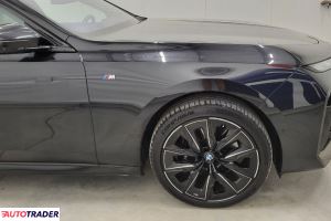 BMW 750 2022 3.0 286 KM