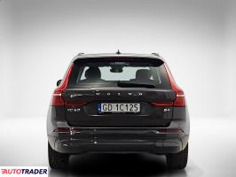 Volvo XC60 2022 2.0 197 KM