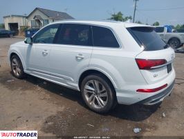 Audi Q7 2021 3
