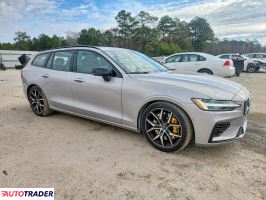 Volvo V60 2025 2