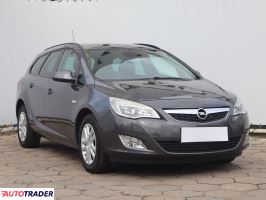 Opel Astra 2012 1.4 138 KM