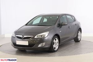 Opel Astra 2012 1.4 138 KM