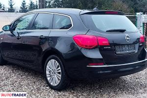 Opel Astra 2010 1.4 140 KM