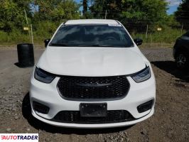 Chrysler Pacifica 2024 3