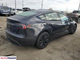 Tesla Model 3 2024