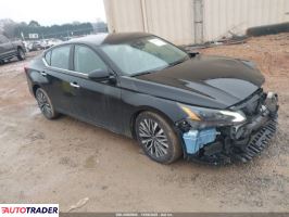 Nissan Altima - zobacz ofertę