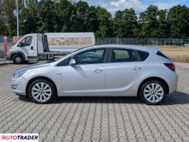 Opel Astra 2012 1.4 140 KM