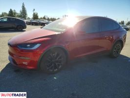 Tesla Model X - zobacz ofertę