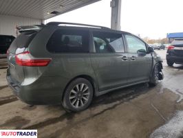 Toyota Sienna 2019 3