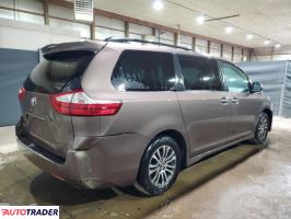 Toyota Sienna 2019 3