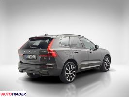 Volvo XC60 2023 2.0 197 KM