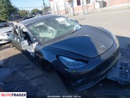 Tesla Model 3 - zobacz ofertę