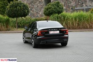 Volvo S60 2020 2.0 197 KM