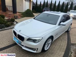 BMW 750 2015 4.4 450 KM BMW 750 2015 4.4 450 KM