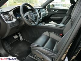 Volvo XC60 2021 2.0 197 KM