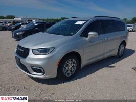 Chrysler Pacifica 2022 3