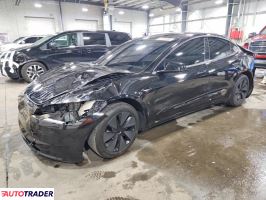 Tesla Model 3 - zobacz ofertę