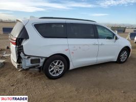 Chrysler Pacifica 2022 3