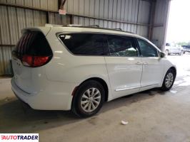 Chrysler Pacifica 2019 3