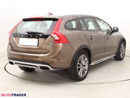 Volvo V60 Cross Country 2018 2.0 241 KM