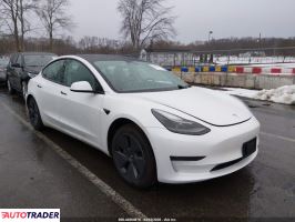 Tesla Model 3 - zobacz ofertę