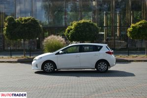 Toyota Auris 2015 1.4 90 KM Toyota Auris 2015 1.4 90 KM