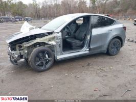 Tesla Model Y 2026
