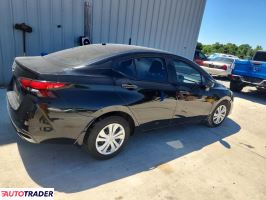 Nissan Versa 2020 1